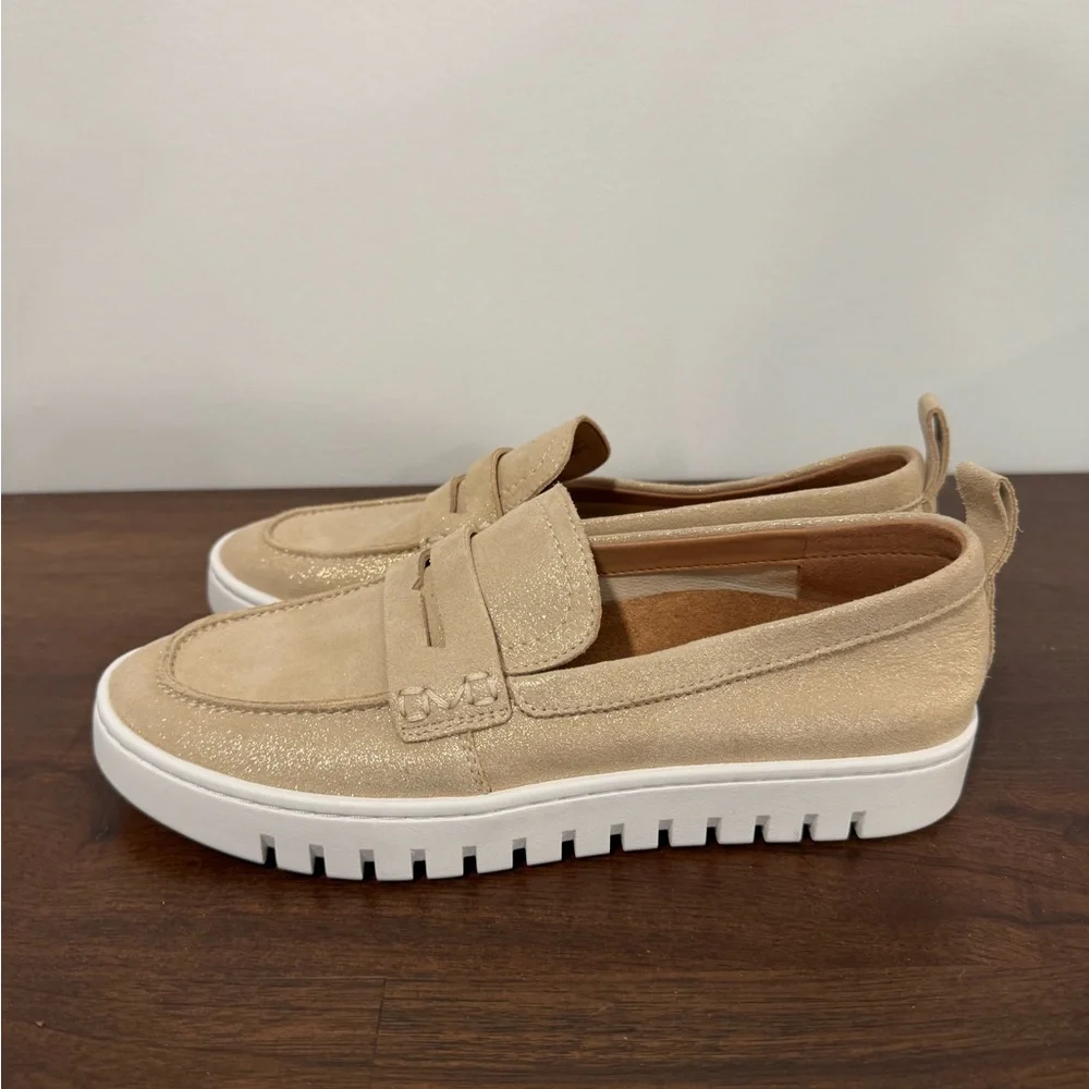 Vionic Women's Beige Slip-On Loafers with White Sole - Picture 5 of 10